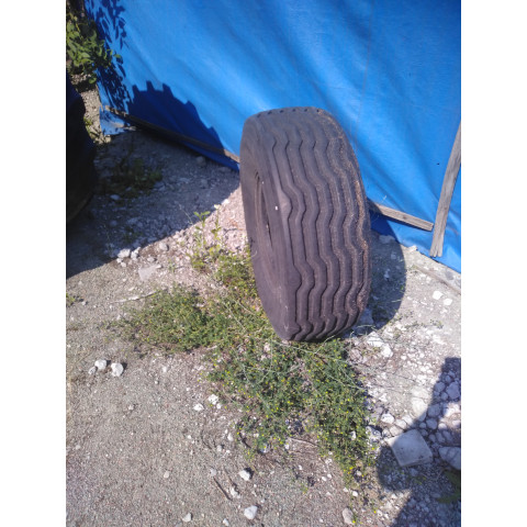 Шина  13/75R16